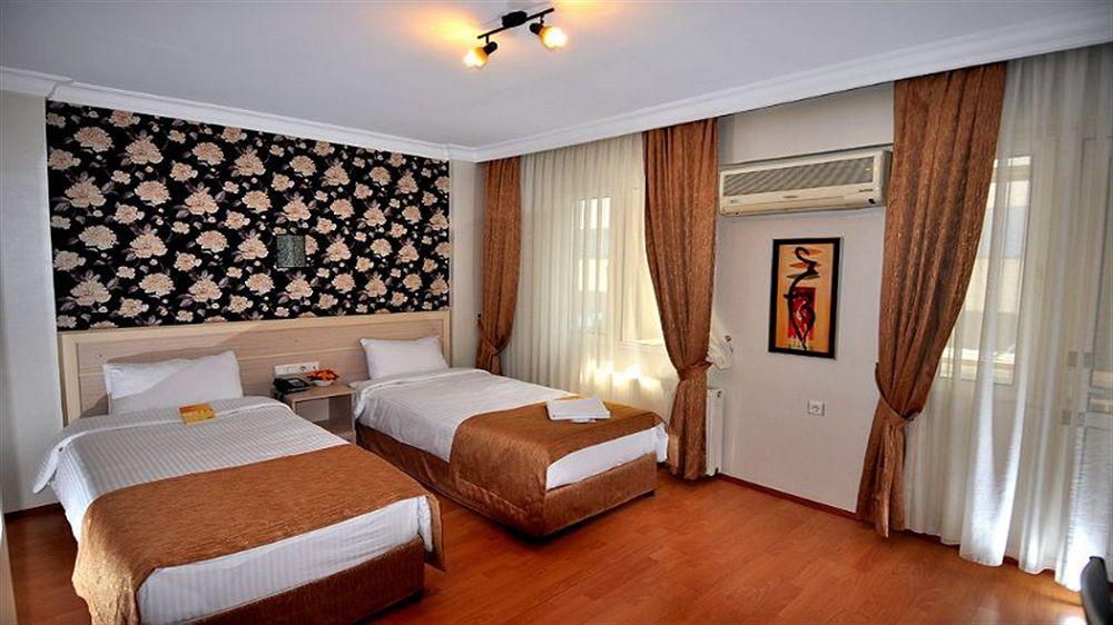 Mini hotel อิซมีร์ ภายนอก รูปภาพ