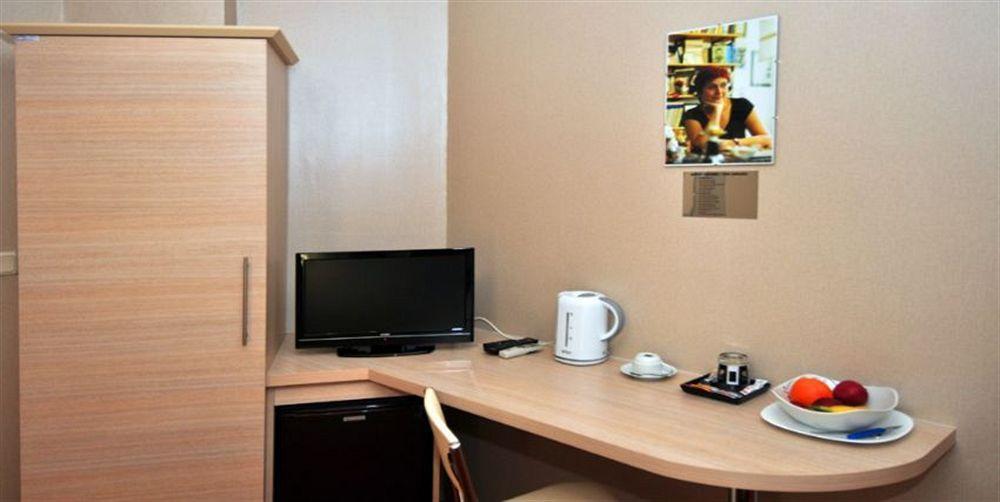 Mini hotel อิซมีร์ ภายนอก รูปภาพ