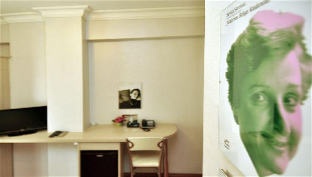 Mini hotel อิซมีร์ ภายนอก รูปภาพ